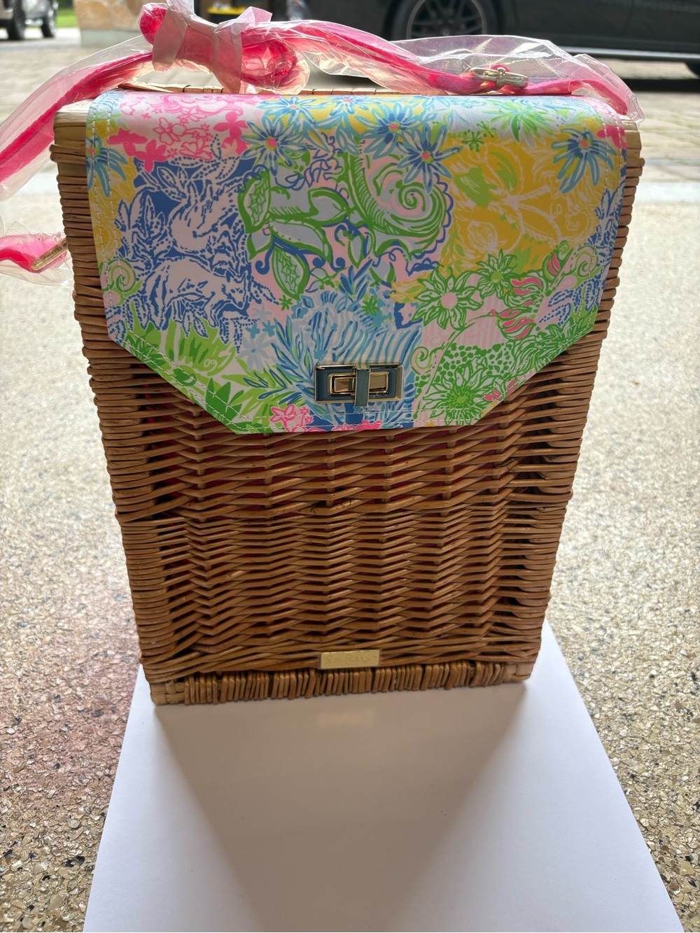 Woven Wine Carrier with Multicolor Floral Flap